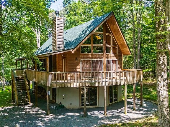 2nd image of 392 Deer Run Ln