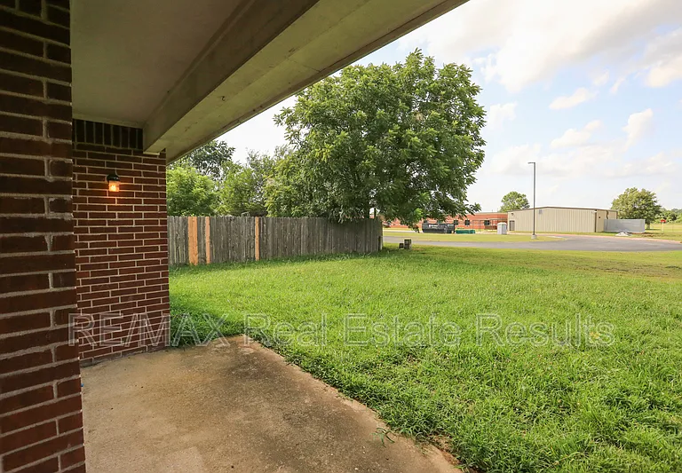2223 W Roselawn St — Photo 21