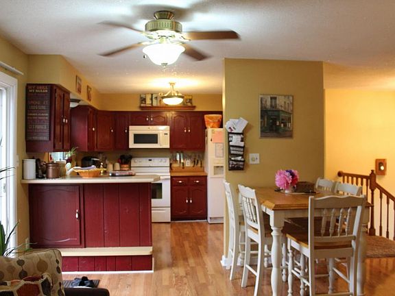 5th image of 120 N Parrish Ln