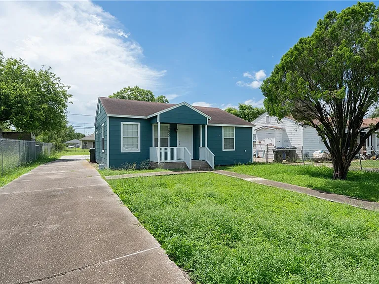 2522 Cleo St — Photo 1