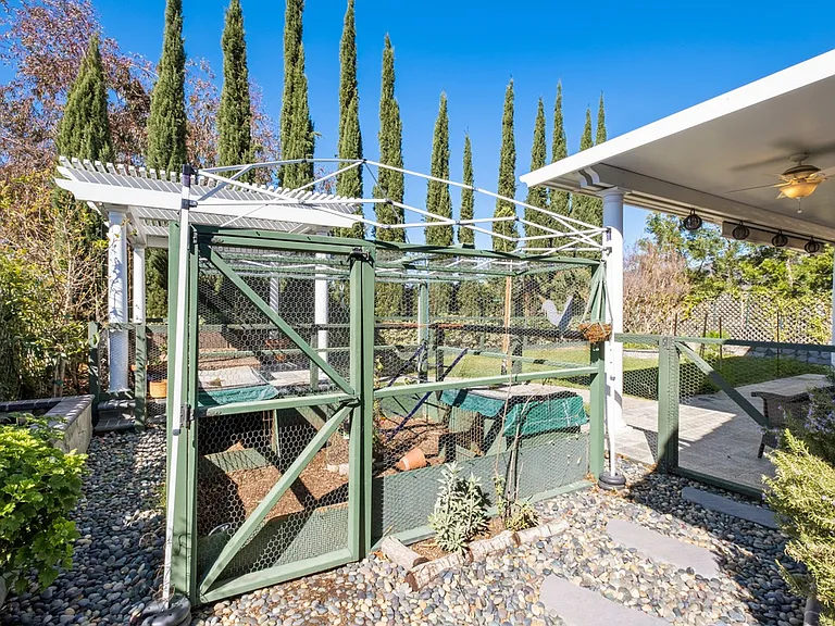 20891 Porter Ranch Rd — Photo 37