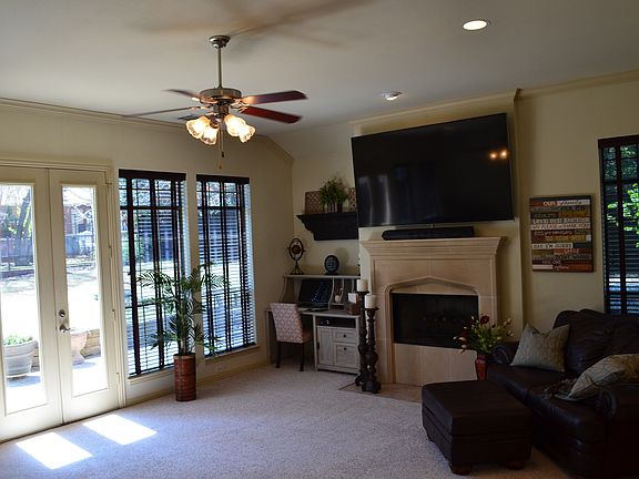5th image of 1034 Shady Oaks Dr N