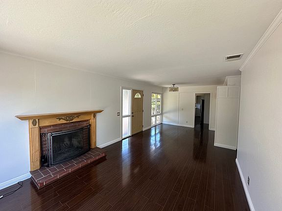 3rd image of 2601 Fleetwood Dr
