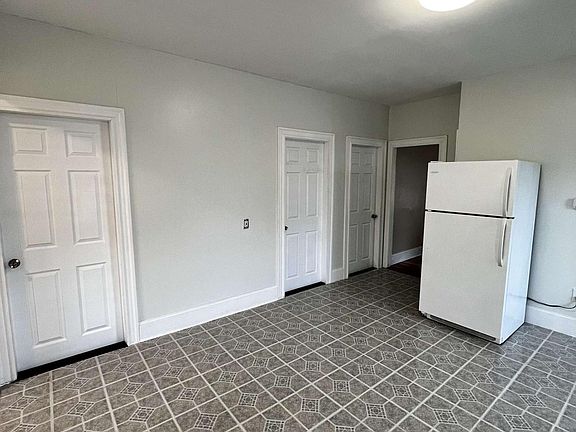 4th image of 77 Henry St APT 1