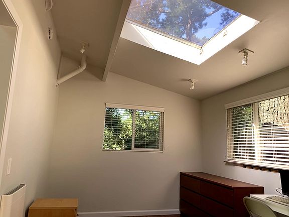 4th image of 1605 Manzanita Ave