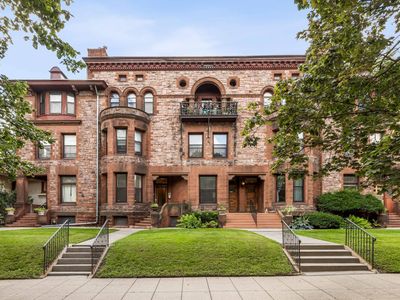 598 Summit Ave APT 1, Saint Paul, MN, 55102