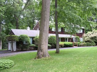 222 Lynn Dr, Franklin Lakes, NJ 07417