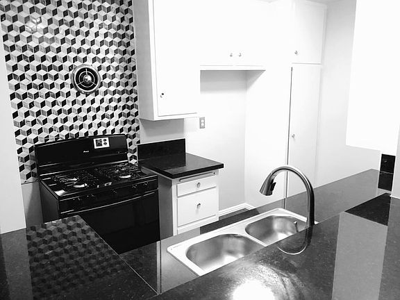3rd image of 343 E Navilla Pl