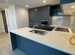 450 Westview St #1A, Coquitlam, BC V3K0G3