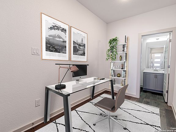 4th image of 310 W Evergreen St #126