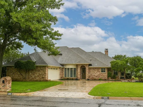 925 Kingston Dr, Mansfield, TX 76063