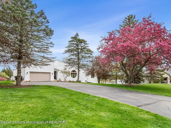 9440 Lookout Point Dr, Laingsburg, MI 48848