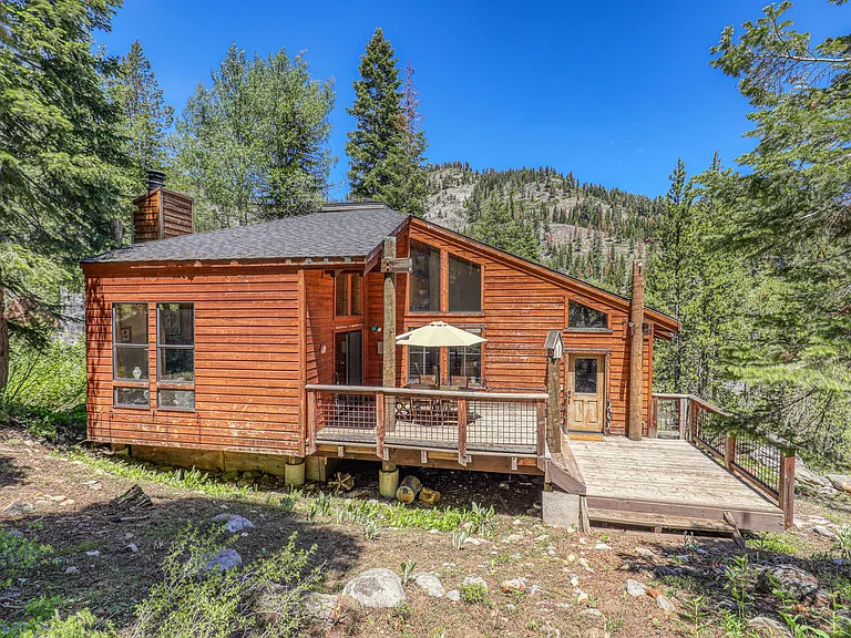 1497 Mineral Springs Trl — Photo 2