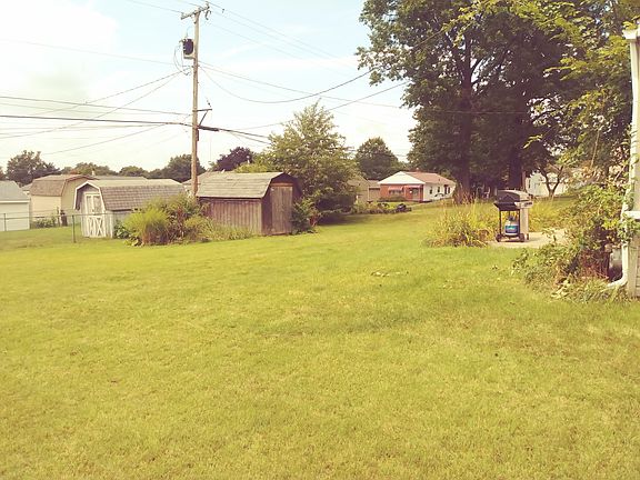 2nd image of 1936 Thornapple Ave