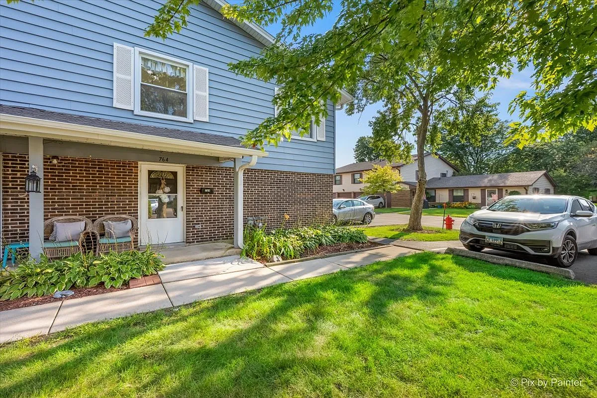 3 bed, 1.5 bath, 999 sqft, $2,100 — Photo 2