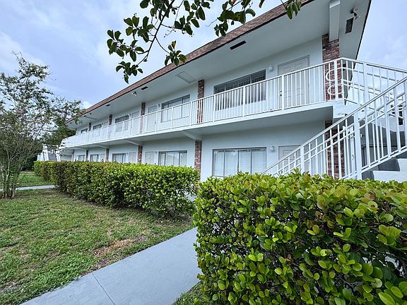 2nd image of 1903 SW 3rd Ave #9