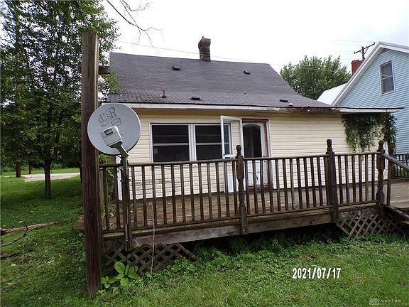2nd image of 374 Main St