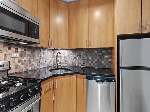 3rd image of 330 E 49th St APT 8G