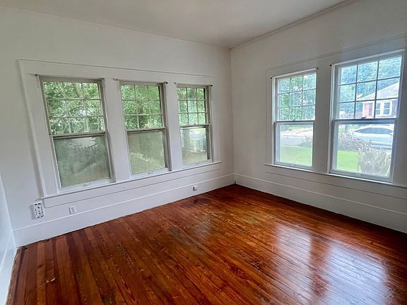 2nd image of 2035 Thornton Ct