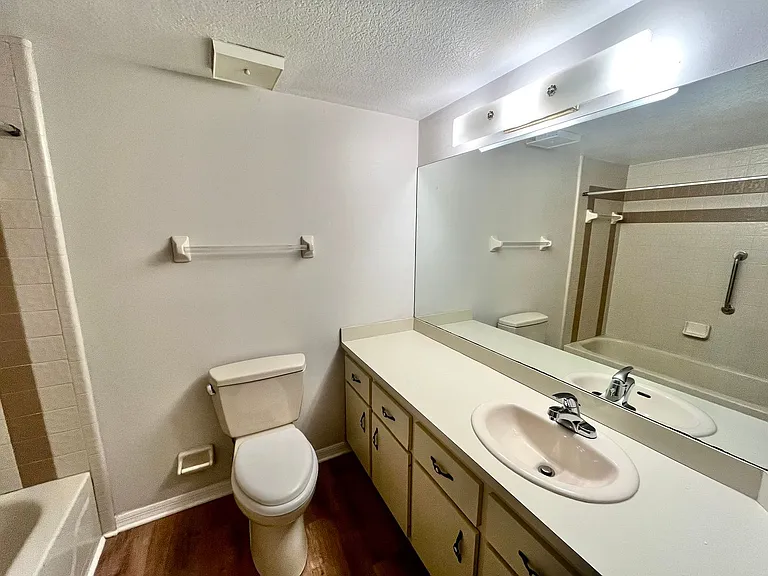 3970 Lancashire Ln — Photo 12
