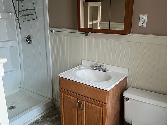 3rd image of 376 Salmon Brook St #5