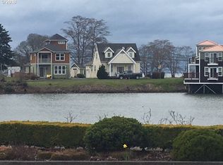 12 Mill Pond Ln, Astoria, OR 97103