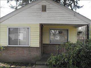 2nd image of 1020 Edwards Ct E