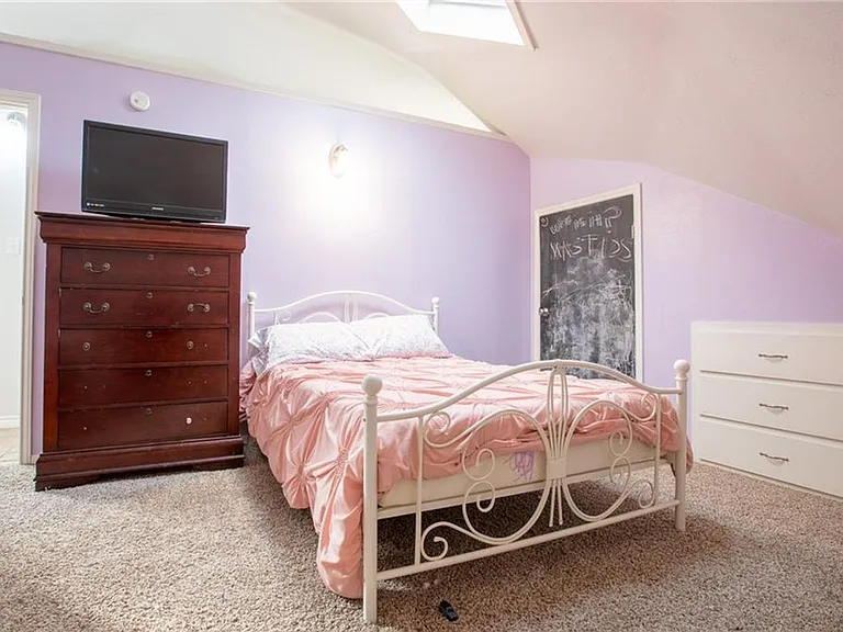 828 Stacie St — Photo 11