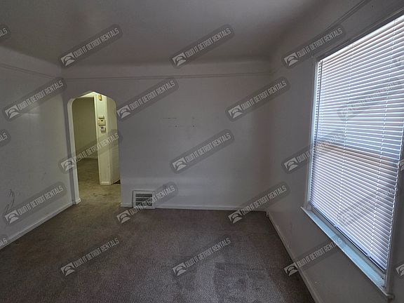 5th image of 20422 Moross Rd