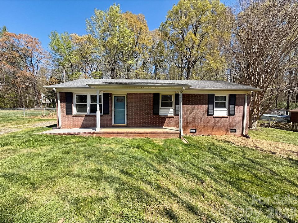 1st image of 4402 Ginger Dr