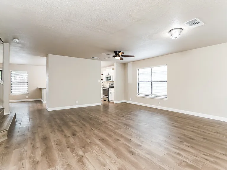 8106 Hoovers Bnd — Photo 6