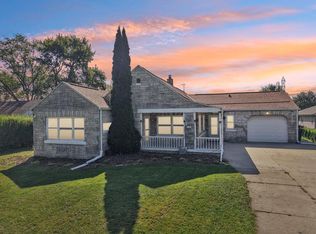 3141 W Bottsford Ave, Greenfield, WI 53221