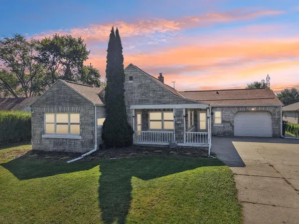 3141 West Bottsford AVENUE, Greenfield, WI 53221