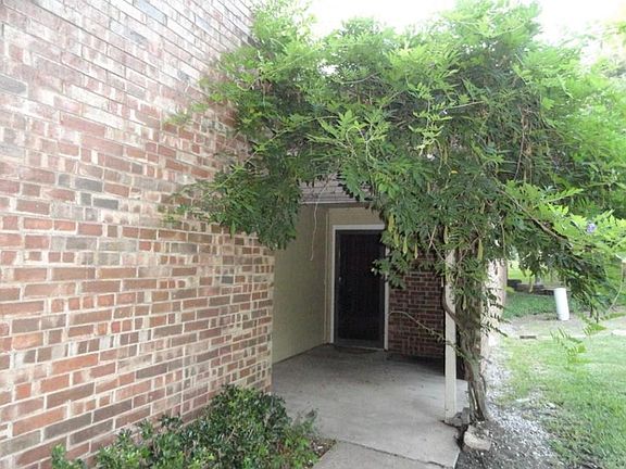 3rd image of 2717 Meadowstone Ct