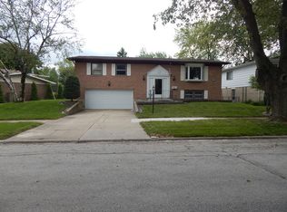 442 N Strieff Ln, Glenwood, IL 60425