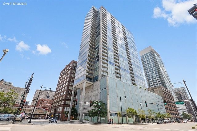1st image of 611 S Wells St #1507