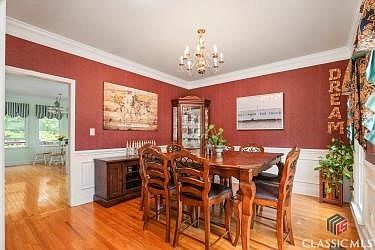 5th image of 1130 Latham Drive
