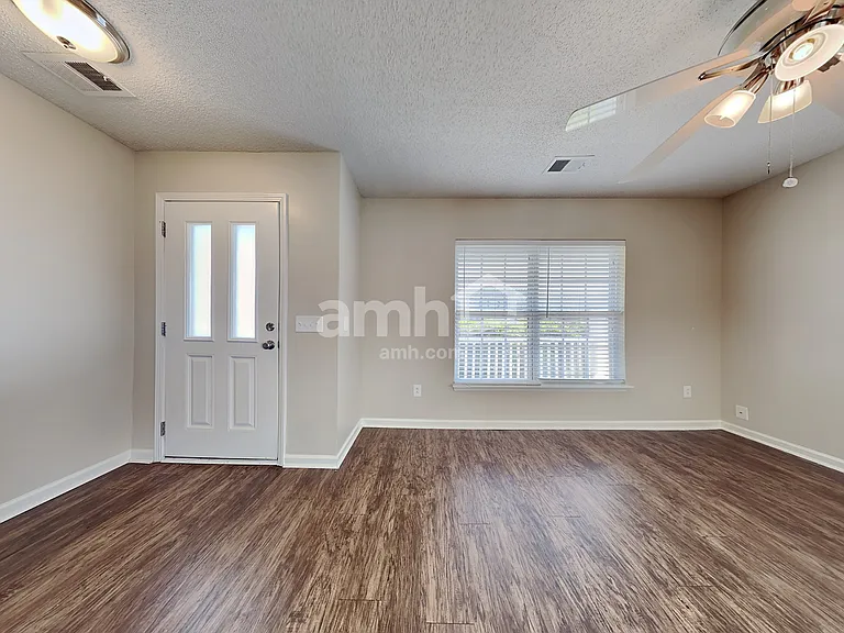 105 Walton Pl — Photo 7