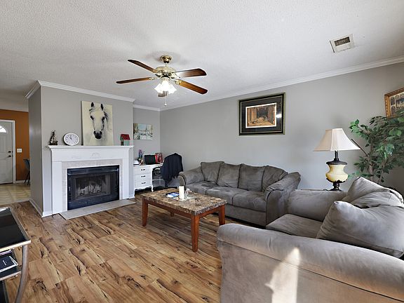4th image of 605 Hickory Glade Ct