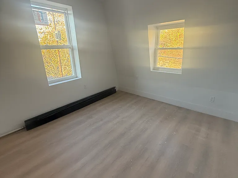 100 Neversink St — Photo 13