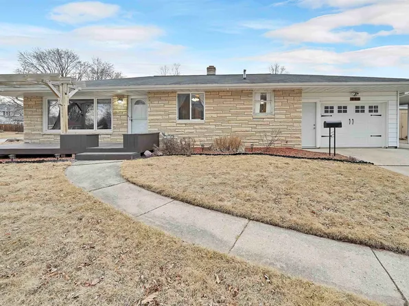 446 N Washington St, De Pere, WI 54115