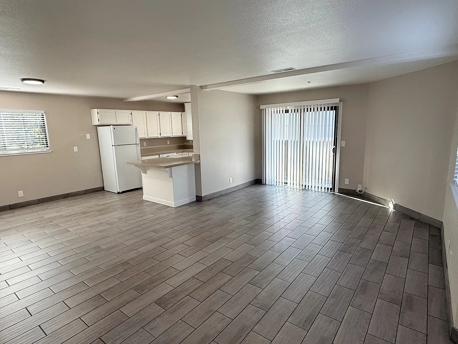 3 bed, $3,995 — Photo 2