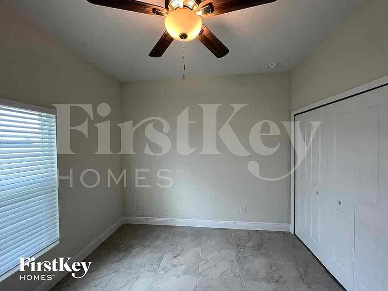 633 NW 28th St — Photo 17