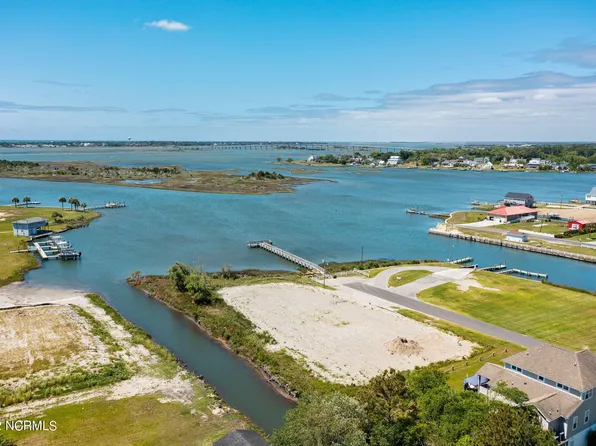 307 Bayshore Drive, Cape Carteret, NC 28584