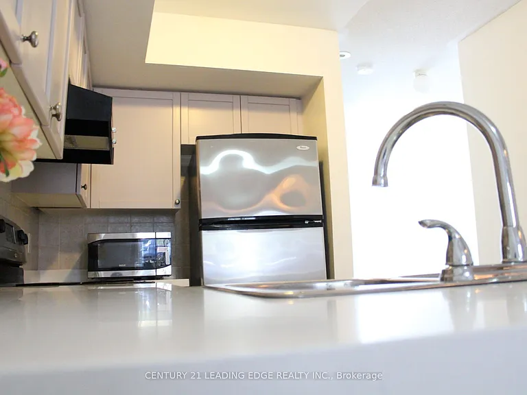 65 Turntable Cres #88 — Photo 11