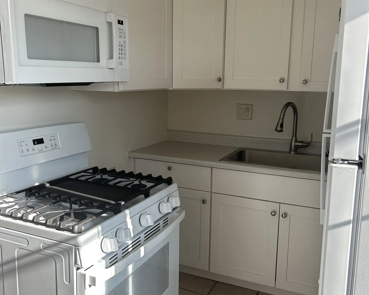 2 bed, $1,945 — Photo 2