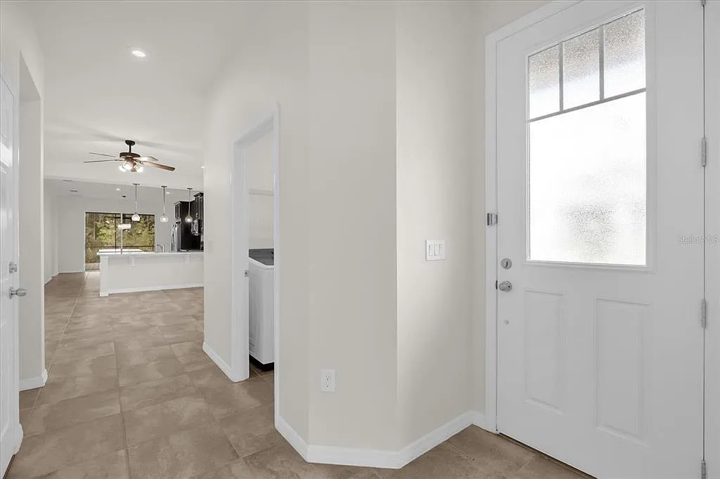 3 bed, 2.0 bath, 1706 sqft, $2,800 — Photo 3