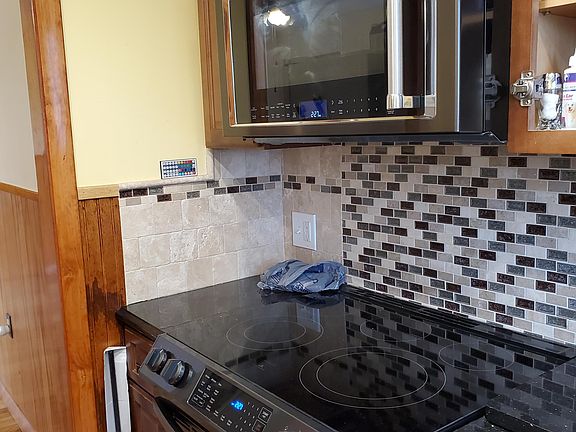 4th image of 161 Central St Floor 1