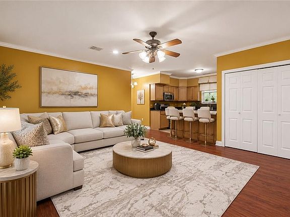 3rd image of 1514 Congress St