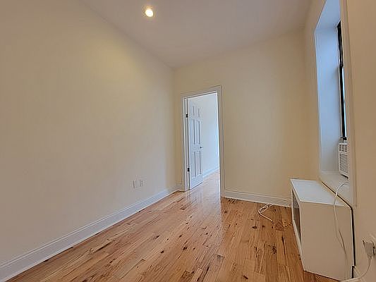 4th image of 657 10th Ave APT 18